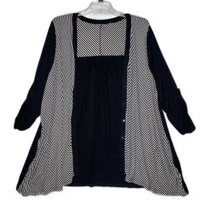 Avenue Black White Cardigan Plus Size 22 24 Striped Stretchy Top Knit Pockets